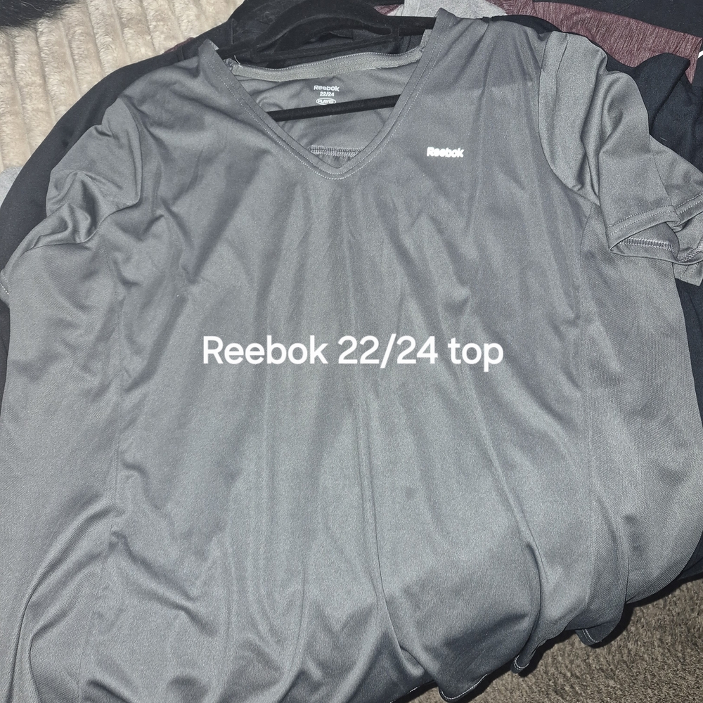 Reebok Women's Gray V-Neck Tee